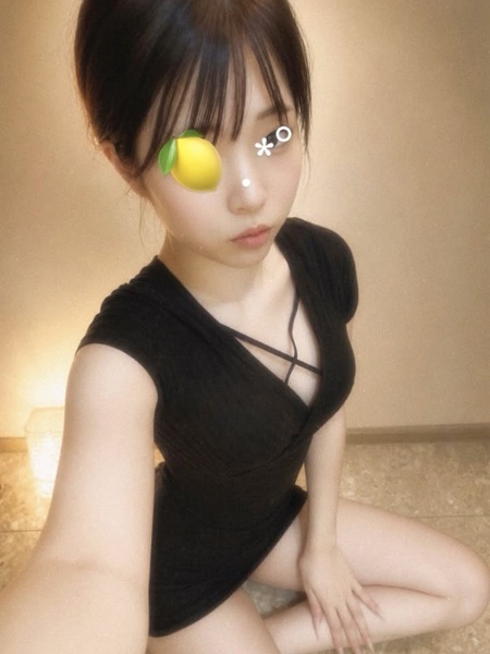 【黒髪ロングの19歳。透明感溢れるピュアな原石】