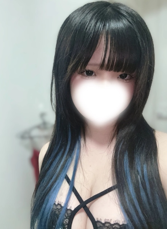 ふんわり可愛い雰囲気に、思わず目を奪われる抜群のスタイル。