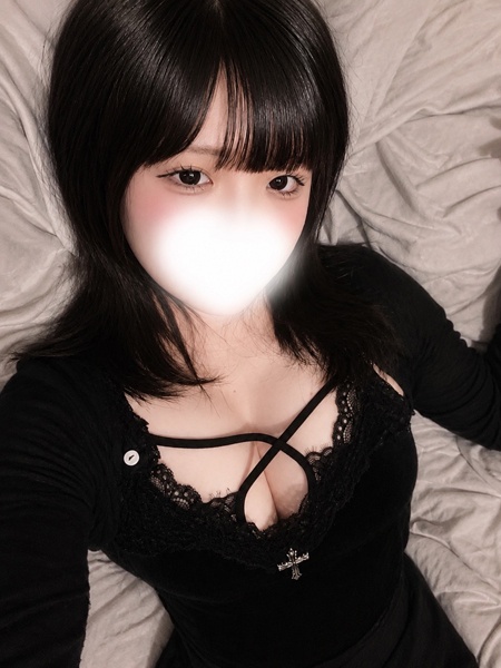 ふんわり可愛い雰囲気に、思わず目を奪われる抜群のスタイル。