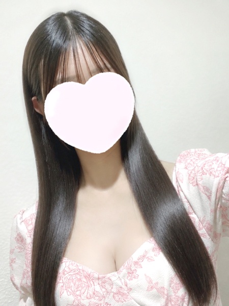 おっとり愛嬌ある雰囲気の癒し系美女
