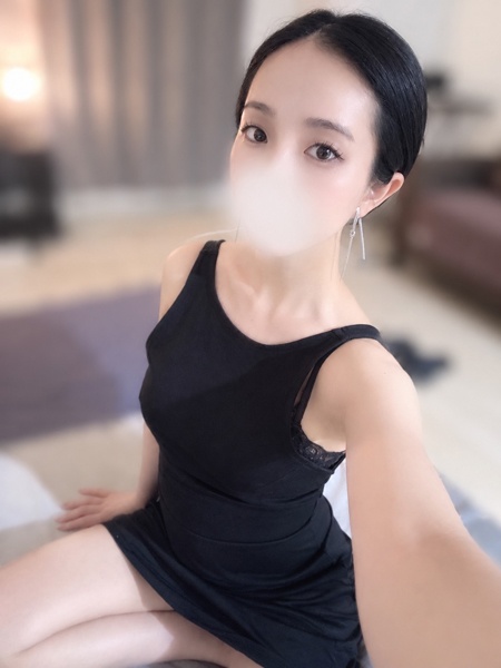 上品な雰囲気の中に漂う大人の色気♡
